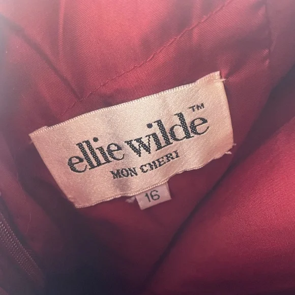 LET’S GET WILDE size 16 FORMAL DRESS - Picture 5 of 6